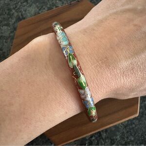 VINTAGE CLOISONNÉ ENAMEL BANGLE BRICK RED WITH MULTI-COLOR FLORAL DESIGN